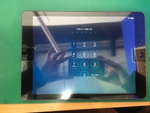 iPadAirガラス割れ-3